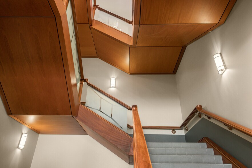 More Photos Of 300 Southborough Dr, South Portland Office For Lease