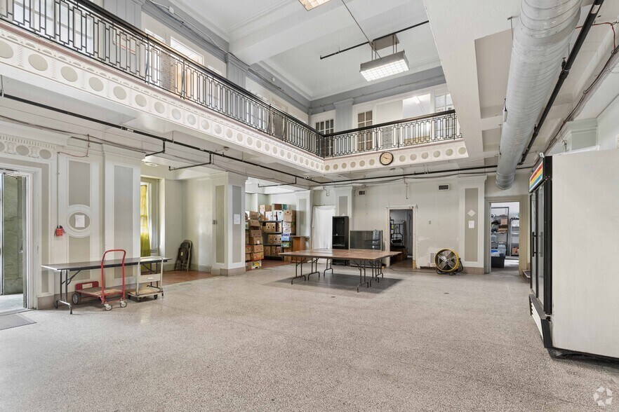 More Photos Of 1411 Locust St, Saint Louis Shelter For Sale