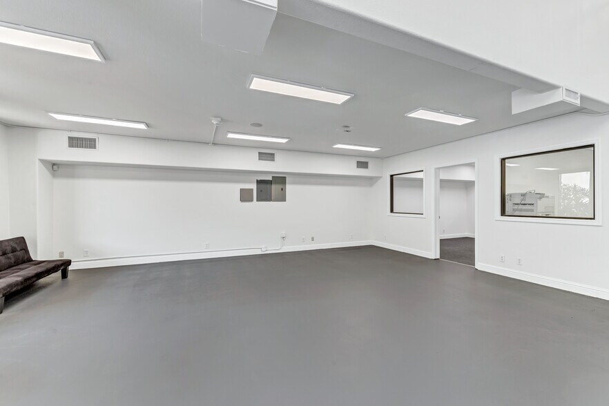 More Photos Of 1925 Francisco Blvd E, San Rafael Light Manufacturing For Lease