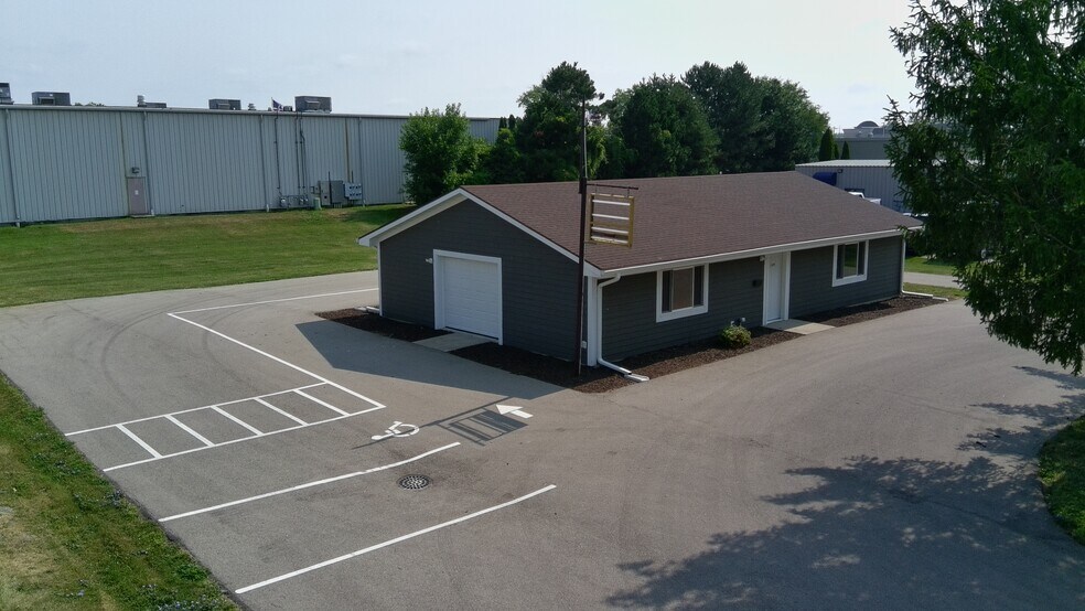 More Photos Of 1609 Plainfield Ave, Janesville Storefront Retail Office For Lease