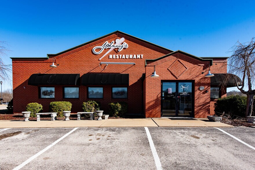 Primary Photo Of 1298 N Highway 47, Union Freestanding For Sale