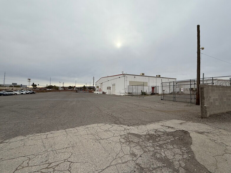 More Photos Of 1239 N Boulder Hwy, Henderson Auto Salvage Facility For Lease