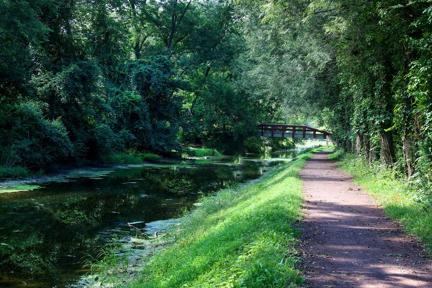 More Photos Of 67 Bridge St, Lambertville Storefront For Sale