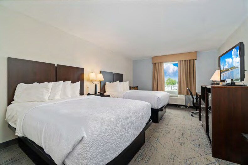 More Photos Of 801 Cedar Point Blvd, Cedar Point Hotel For Sale