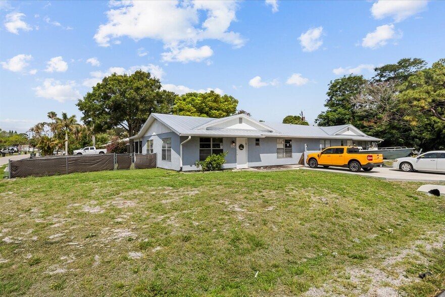 More Photos Of 3248 SE Golden Gate Ave, Stuart Apartments For Sale