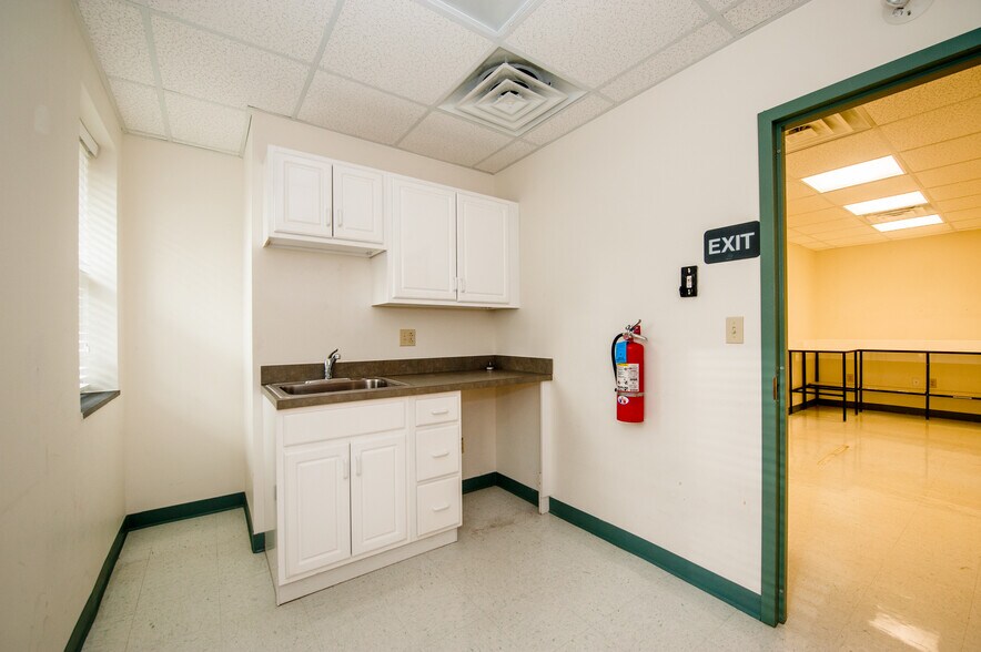 More Photos Of 80 W Welsh Pool Rd, Exton Medical For Lease