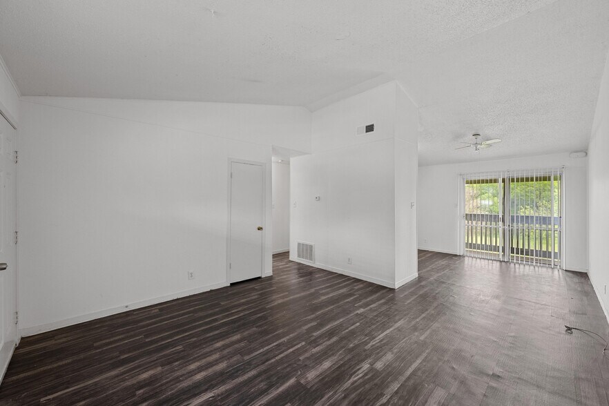 More Photos Of 2115 Goodrich Ave, Austin Apartments For Sale