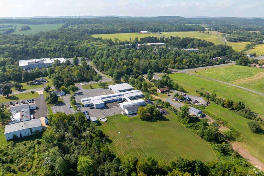 More Photos Of 1417 Route 179, Lambertville Schools For Lease