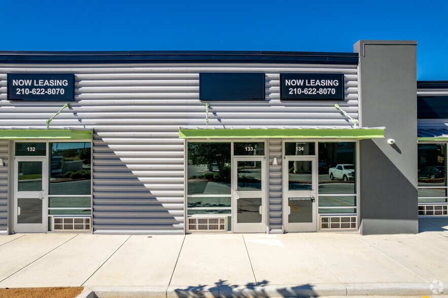 More Photos Of 8114 City Base Landing, San Antonio Unknown For Lease