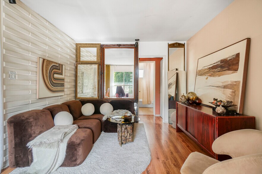 More Photos Of 904 N Spaulding Ave, Los Angeles Apartments For Sale