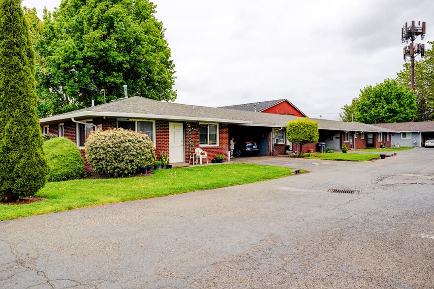 More Photos Of 1049 SE Walnut St, Hillsboro Apartments For Sale