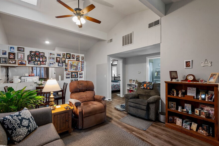 More Photos Of 124 S College St, Mountain Home Apartments For Sale