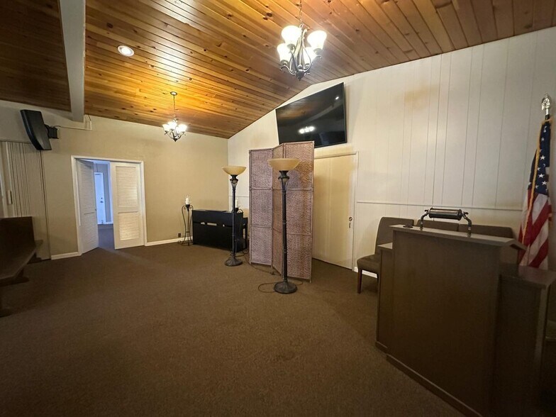 More Photos Of 2561 5th St, Ceres Funeral Home For Sale