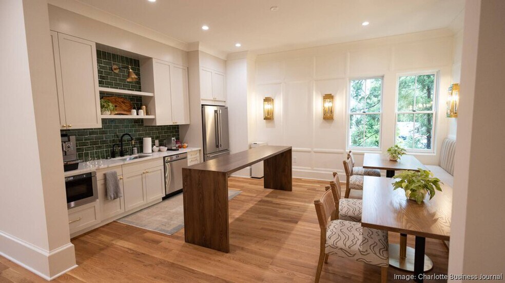 More Photos Of 427 East Blvd, Charlotte Coworking Space