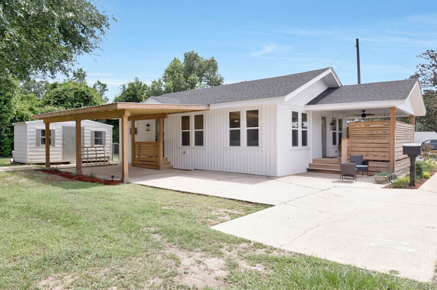 More Photos Of 6682 Ravine St, Milton Office Residential For Sale