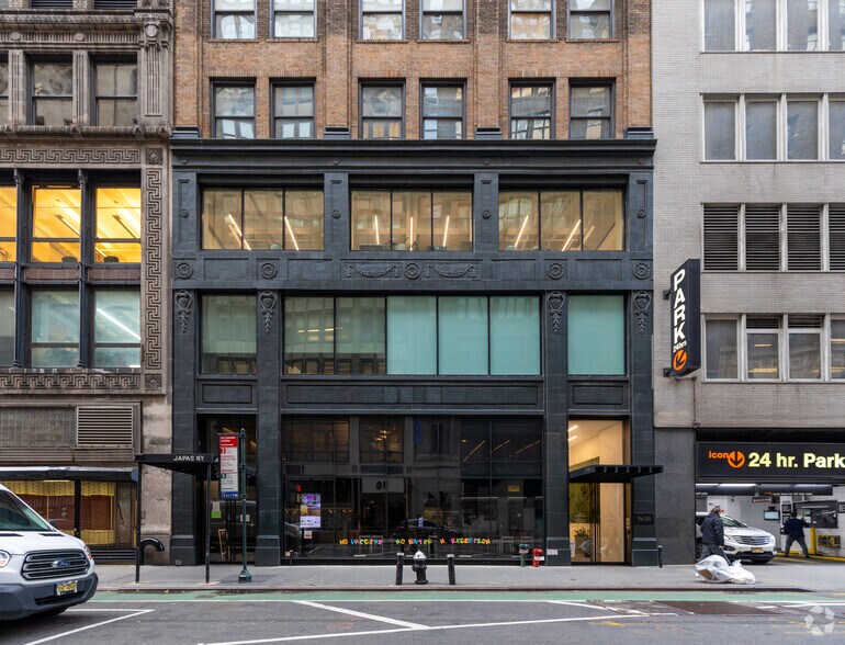 More Photos Of 9 E 38th St, New York Office Residential For Sale