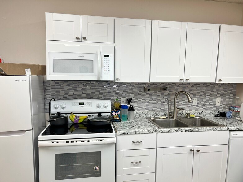 More Photos Of 4311 Sara Rd SE, Albuquerque Research And Development For Sale