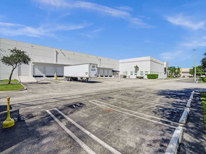 More Photos Of 3450 NW 115th Ave, Miami Warehouse For Lease