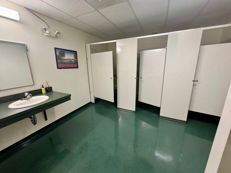 More Photos Of 19 Archertown Rd, Orford Distribution For Sale