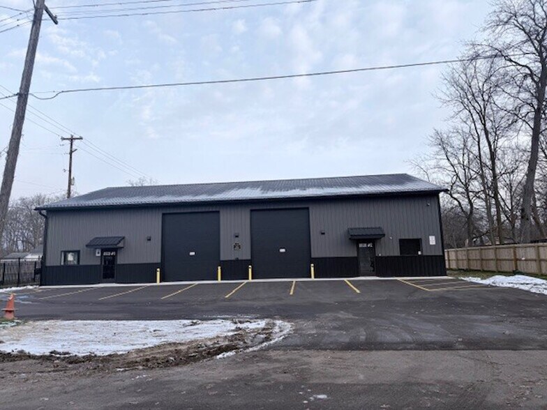 Primary Photo Of 8939 S Sprinkle Rd, Portage Warehouse For Lease