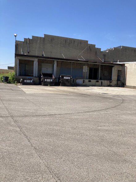 More Photos Of 2172-2174 E Seymour Ave, Cincinnati Warehouse For Lease