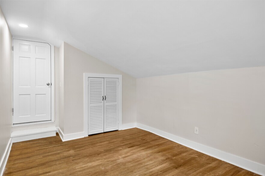 More Photos Of 205 Delaware Ave, Delmar Loft Creative Space For Lease