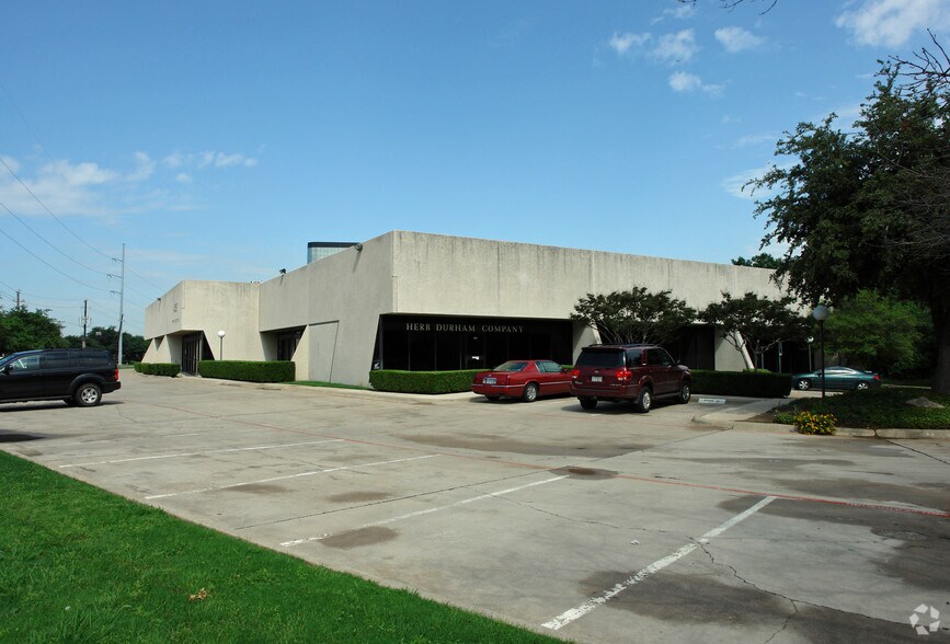 More Photos Of 1451 Empire Central Dr, Dallas Research And Development For Lease