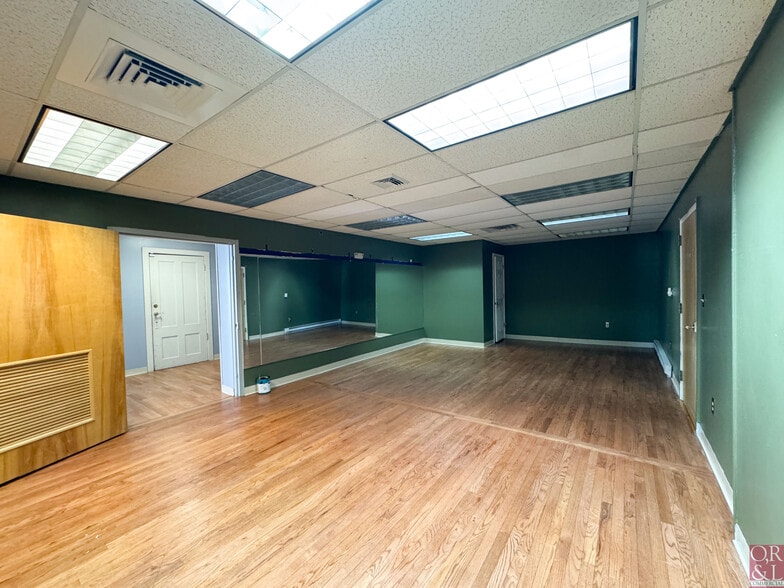 More Photos Of 33-39 N Main St, Wallingford Office For Lease