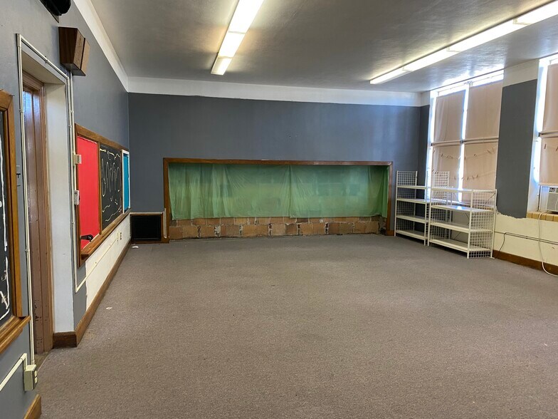 More Photos Of 719 S Fayette St, Washington Court House Flex For Sale