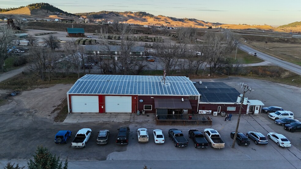 More Photos Of 1401 Laurel St, Whitewood Restaurant For Sale