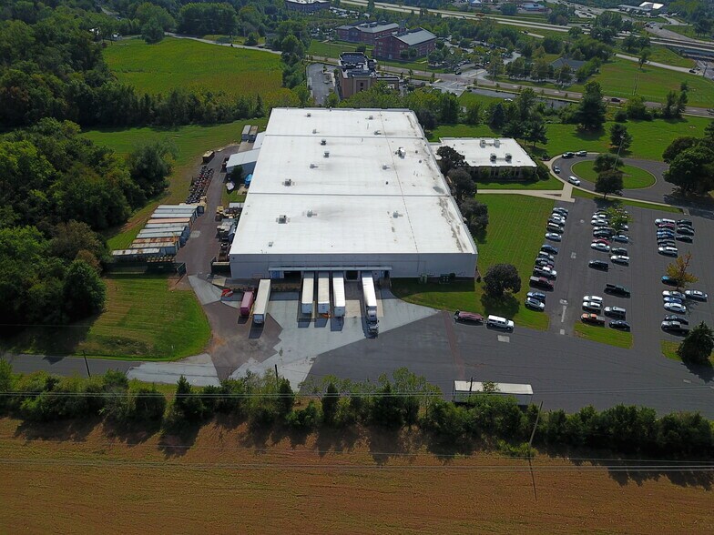 More Photos Of 640 N Lewis Rd, Royersford Warehouse For Lease