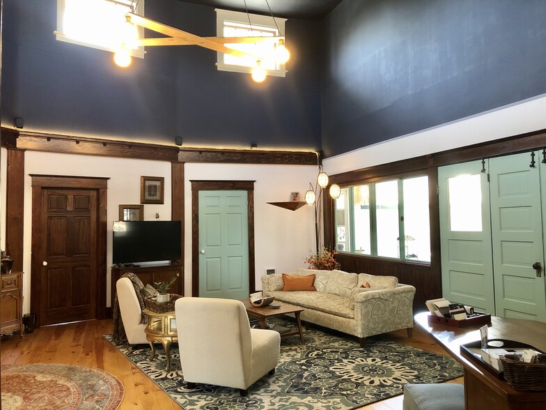 More Photos Of 7809 NE Everett St, Portland Religious Facility For Sale