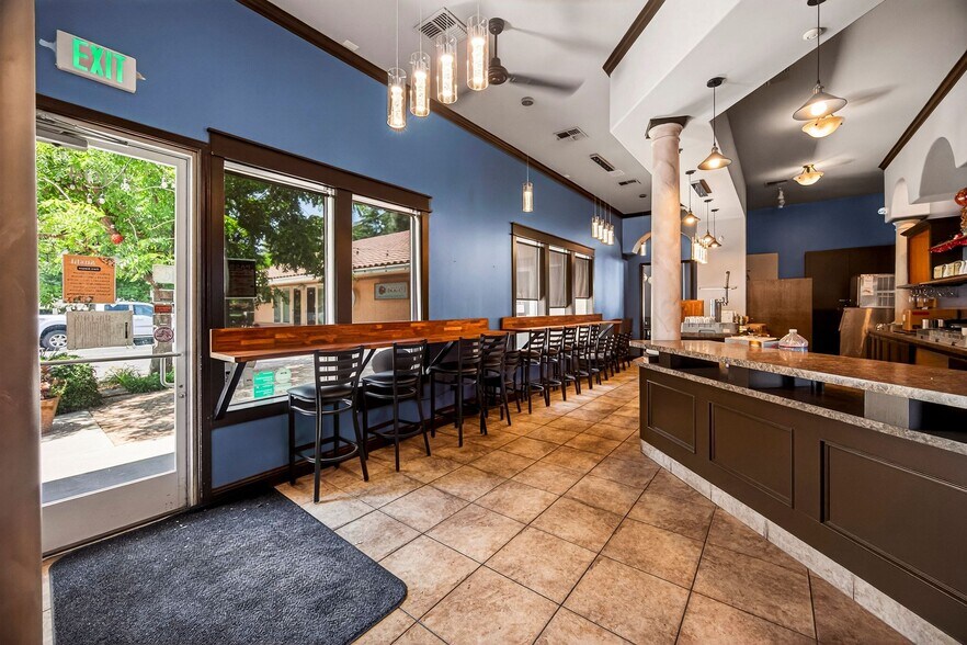 More Photos Of 2995 Esplanade Rd, Chico Restaurant For Lease