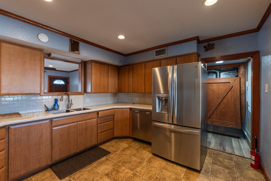 More Photos Of 1000 N 5th St, Kenedy Land For Sale