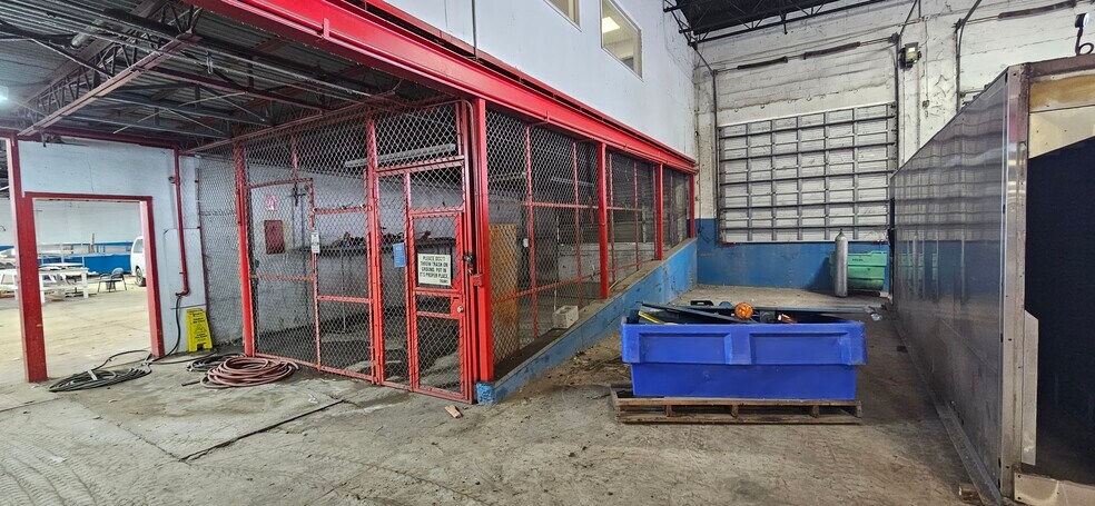 More Photos Of 2320 NW 147th St, Opa-locka Warehouse For Lease