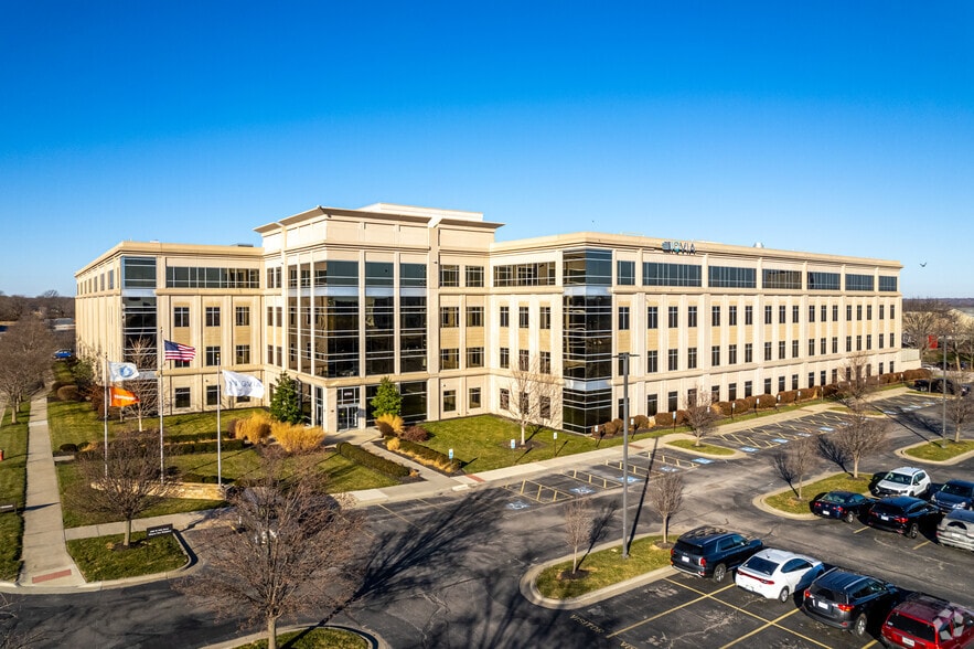More Photos Of 6700 W 115th St, Overland Park Office For Lease