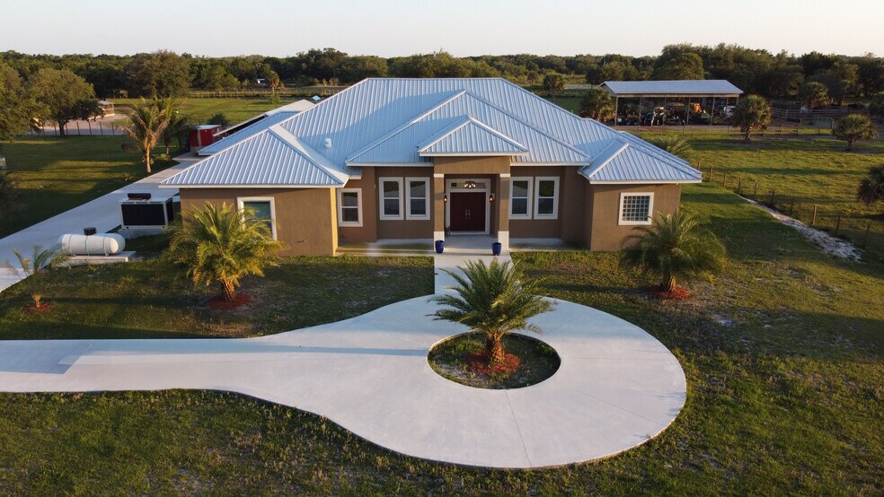 More Photos Of 21810 NW 270th St, Okeechobee Specialty For Sale