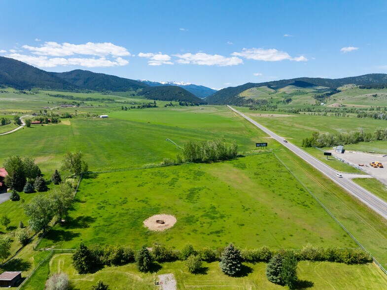 More Photos Of 70 Williams Rd E, Gallatin Gateway Flex For Sale