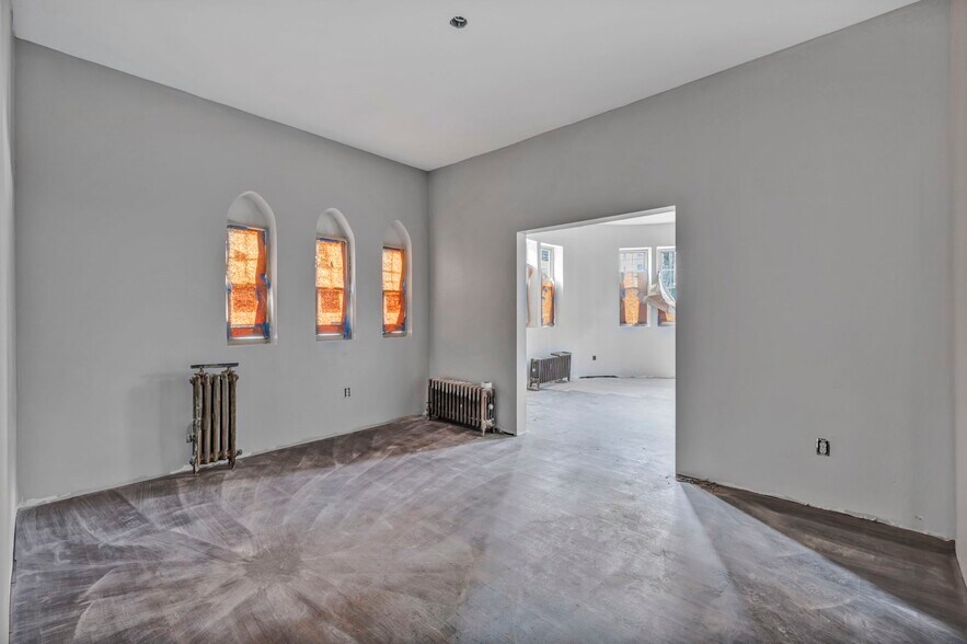 More Photos Of 12065 Edgewater Dr, Lakewood Apartments For Sale