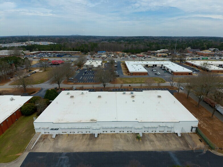 More Photos Of 1560 Westfork Dr, Lithia Springs Distribution For Lease