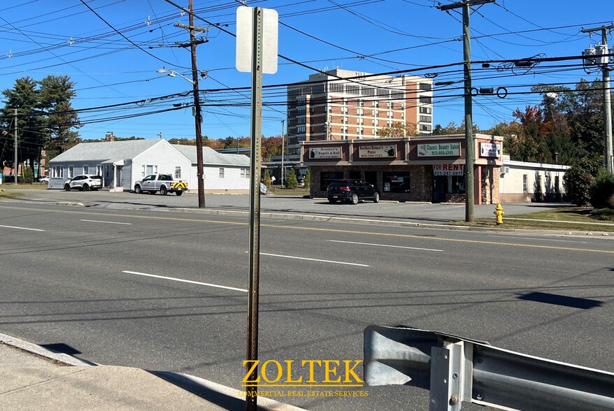 More Photos Of 210 Hamburg Tpke, Wayne Freestanding For Lease