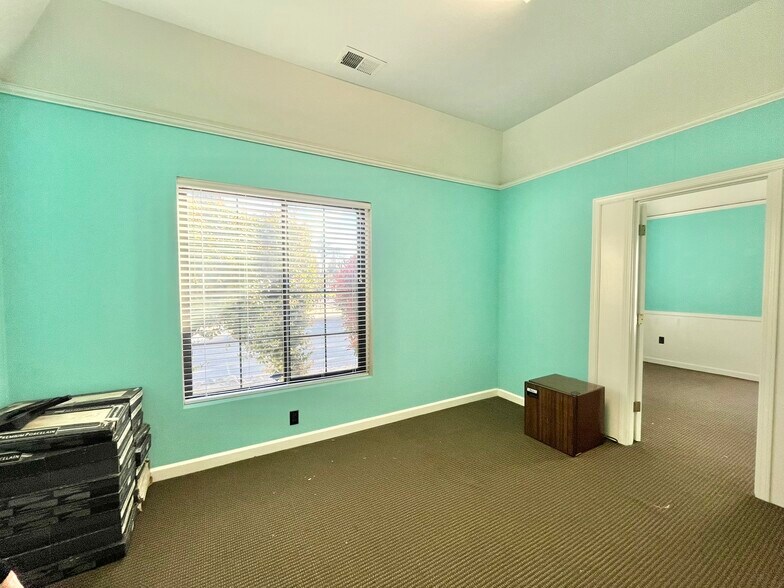 More Photos Of 8035 Madison Ave, Citrus Heights Medical For Sale