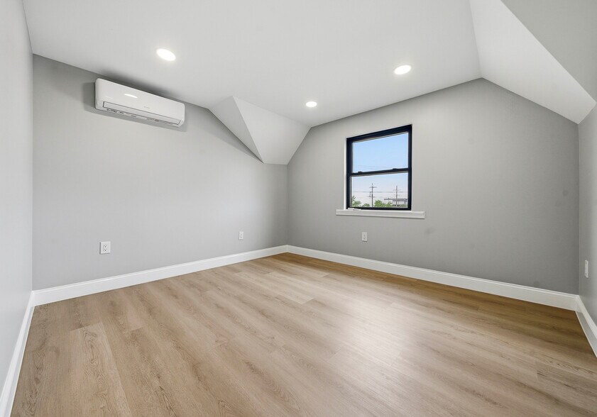 More Photos Of 729 Dekalb Pike, King Of Prussia Office For Lease