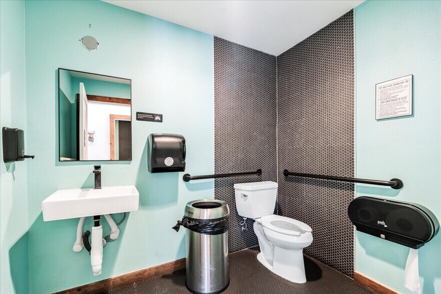 More Photos Of 217 W Hopkins St, San Marcos Restaurant For Sale