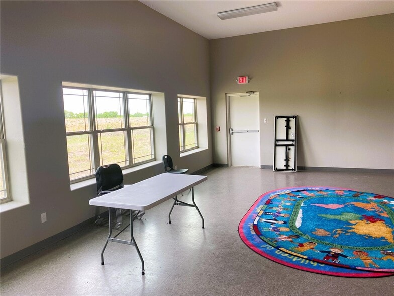 More Photos Of 475 Old Dorchester, Sherman Schools For Sale