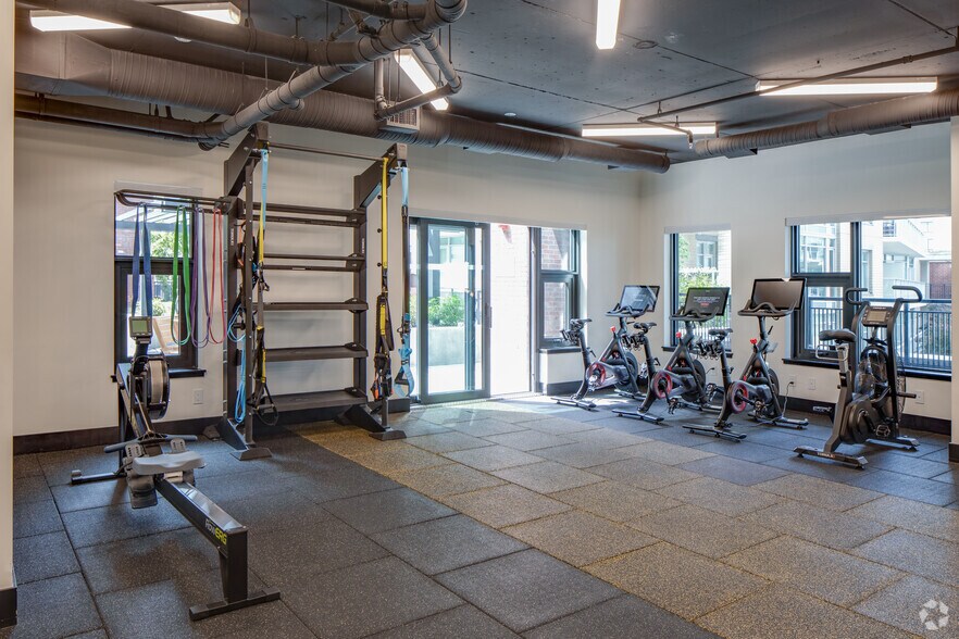 More Photos Of 1700 Blanshard St, Victoria Apartments For Lease