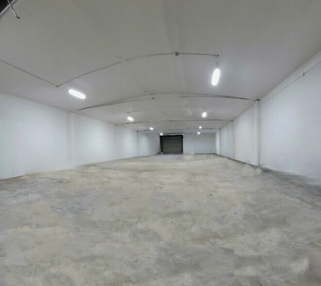 More Photos Of 1348 E 15th St, Los Angeles Warehouse For Lease