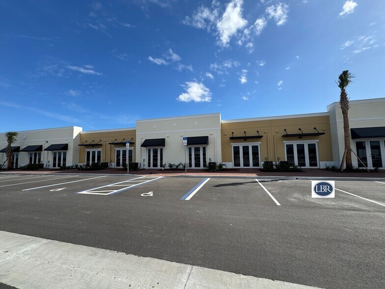 More Photos Of 205 Coastal Ln, West Melbourne Unknown For Lease