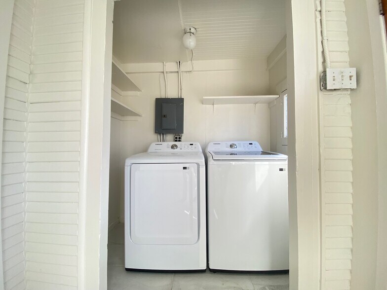 More Photos Of 10603-10609 Palms Blvd, Los Angeles Apartments For Sale