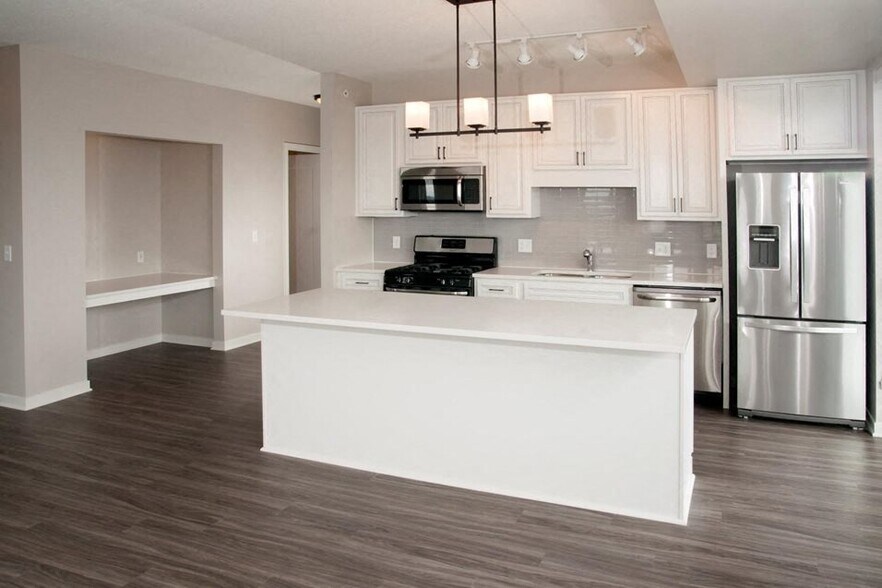 More Photos Of 1700 Plymouth Rd, Minnetonka Apartments For Lease